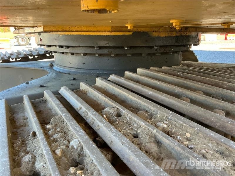 Komatsu PC130-8 Lánctalpas kotrók
