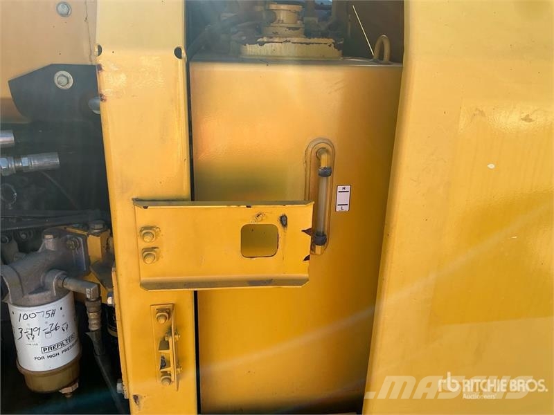 Komatsu PC130-8 Lánctalpas kotrók