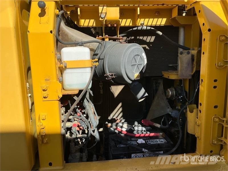 Komatsu PC130-8 Lánctalpas kotrók