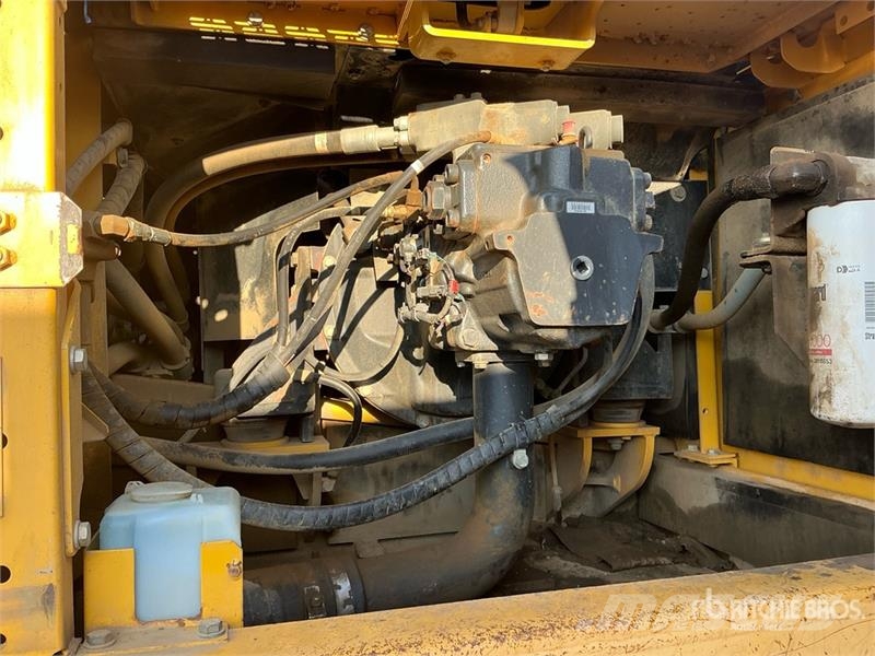 Komatsu PC350LC-8 Kāpurķēžu ekskavatori