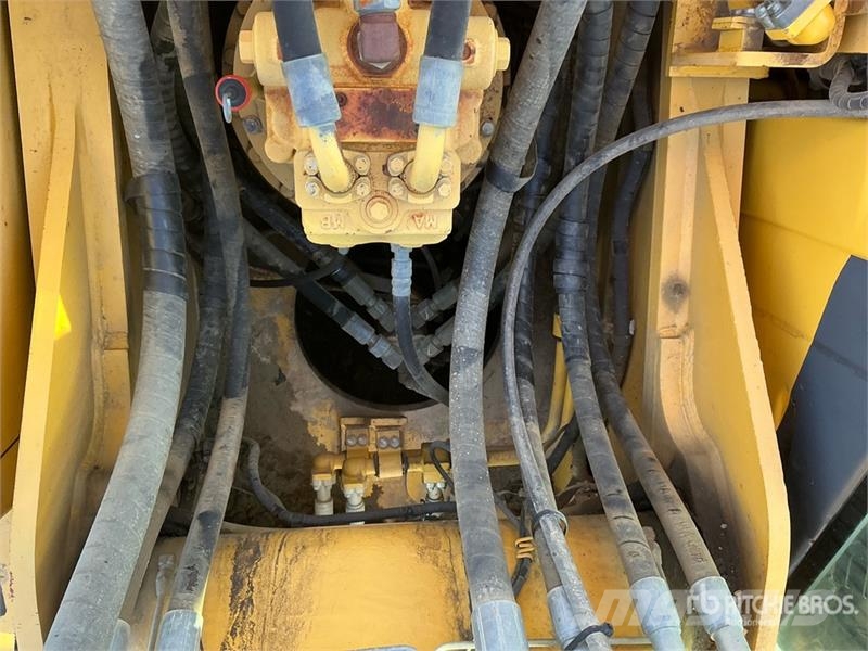 Komatsu PC350LC-8 Kāpurķēžu ekskavatori