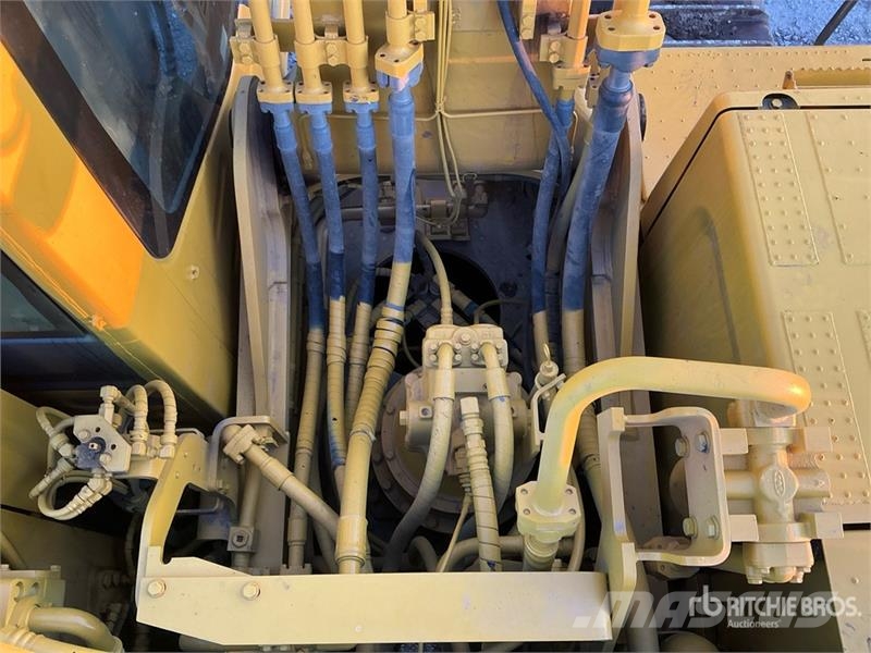 Komatsu PC360LC-10 Tracked Excavator Roomikekskavaatorid