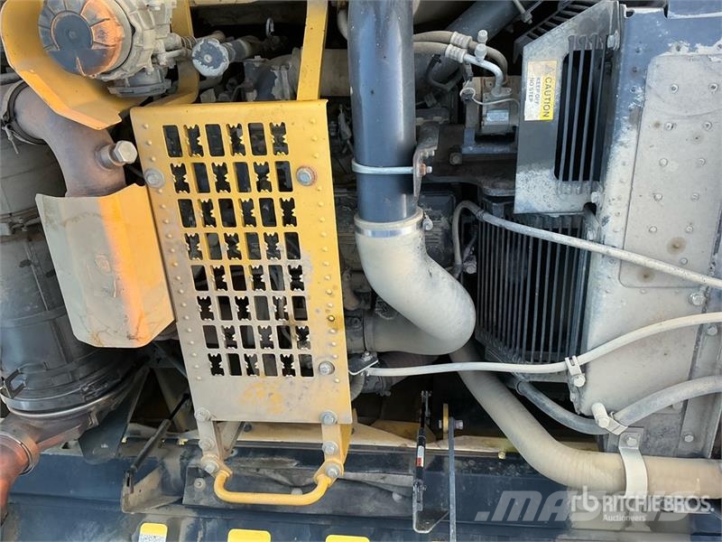 Komatsu PC360LC-10 Tracked Excavator Roomikekskavaatorid