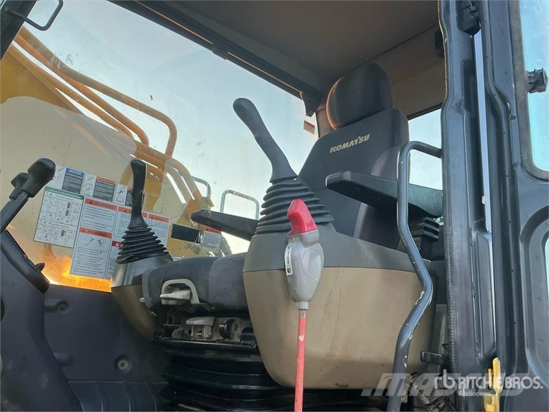 Komatsu PC360LC-10 Tracked Excavator Roomikekskavaatorid