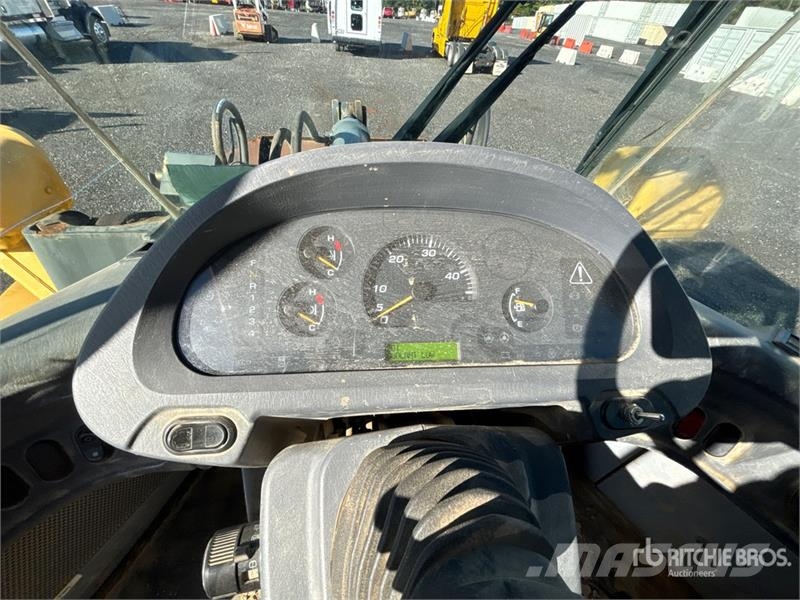 Komatsu WA320-6 Utovarivači na točkove