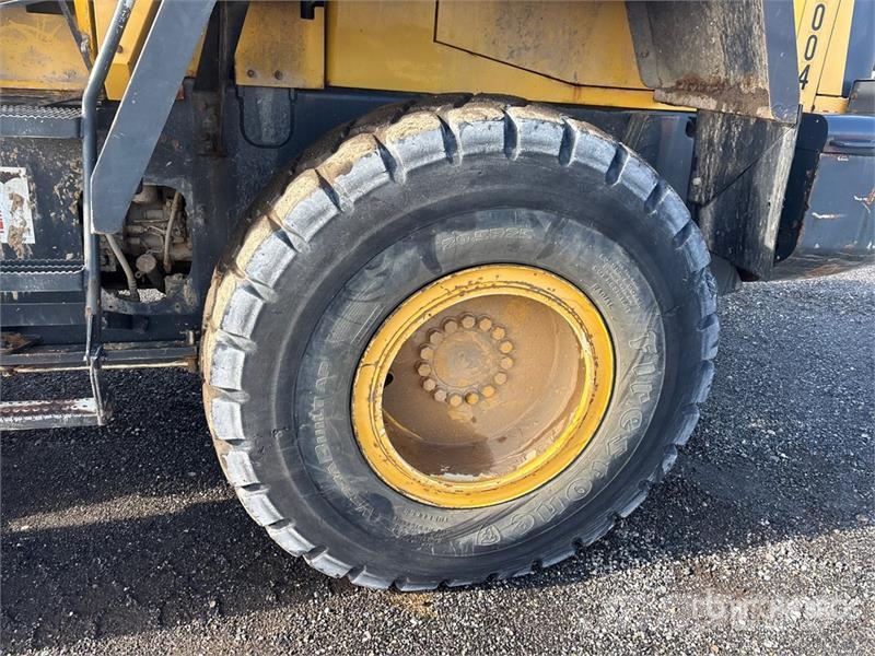 Komatsu WA320-6 Utovarivači na točkove