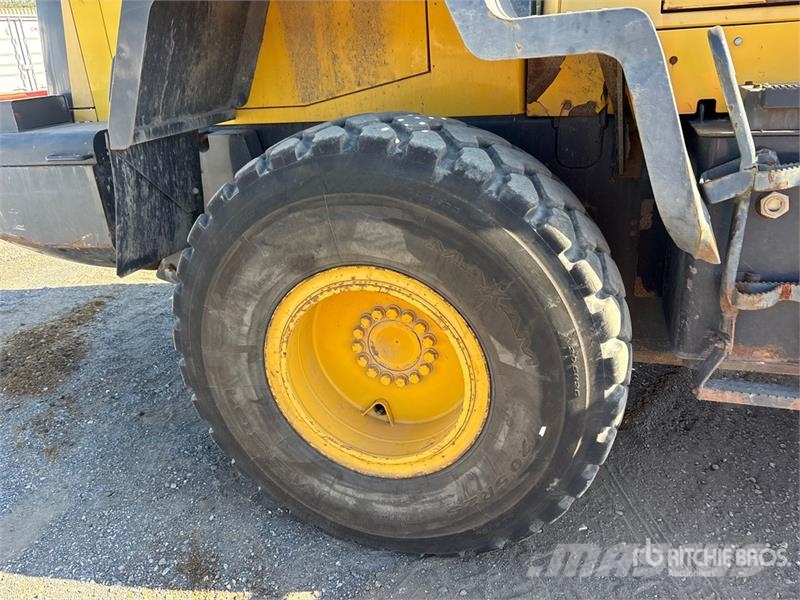 Komatsu WA320-6 Wheel Loader Utovarivači na kotačima