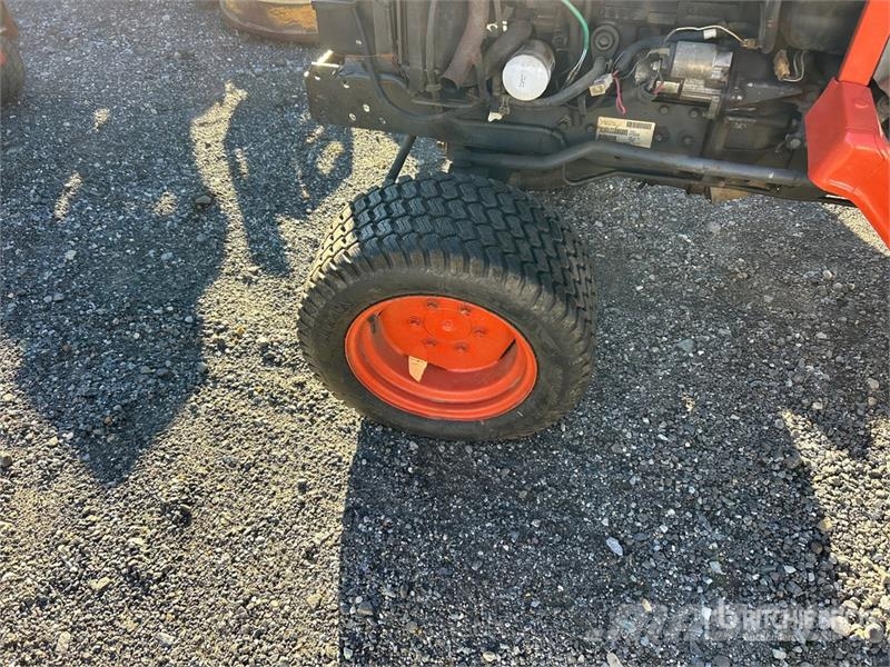 Kubota B1700HD 4WD Utility Tractor Manjši traktorji