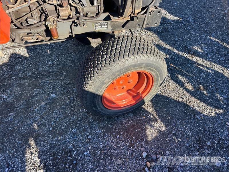 Kubota B1700HD 4WD Utility Tractor Manjši traktorji