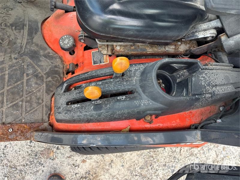 Kubota BX2380 4WD Utility Tractor Kompakttraktorer