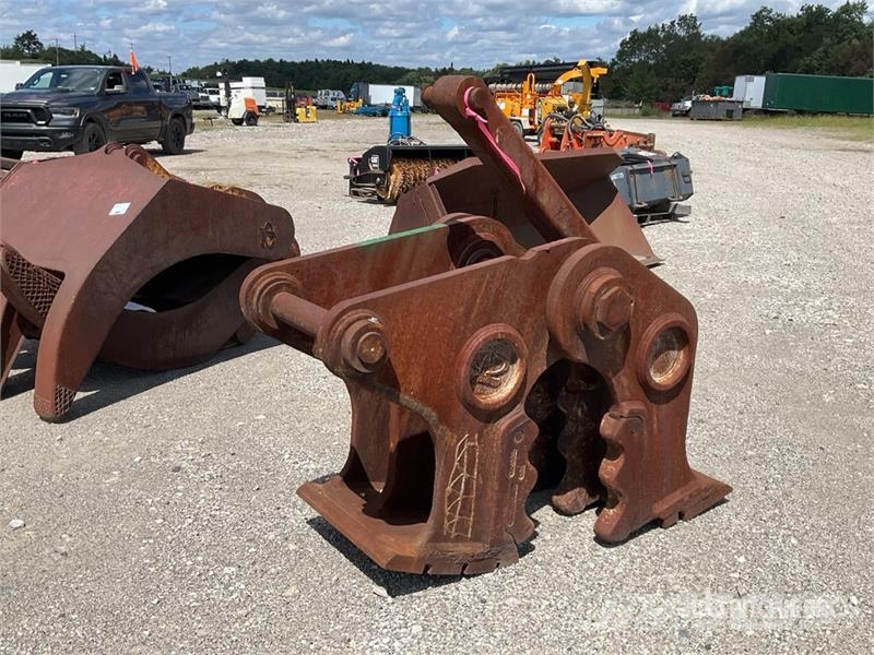 La Bounty CP80 32.5 in Q/C Demolition Pulverizer Trupintuvai