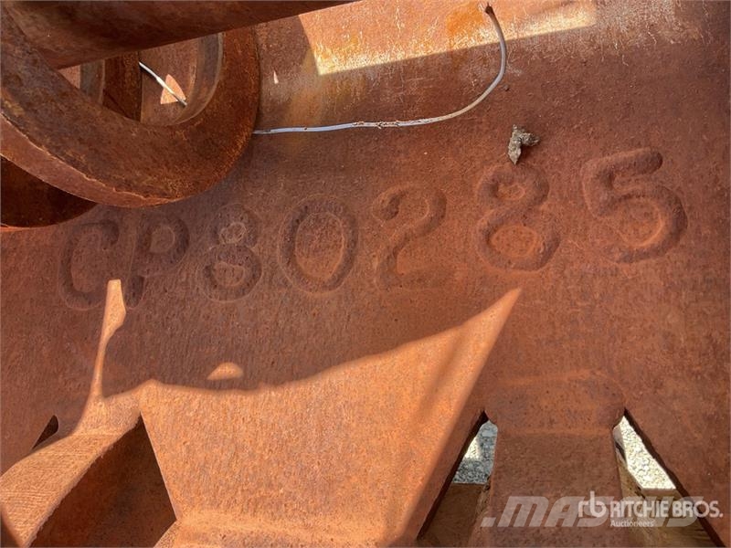 La Bounty CP80 32.5 in Q/C Demolition Pulverizer Trupintuvai