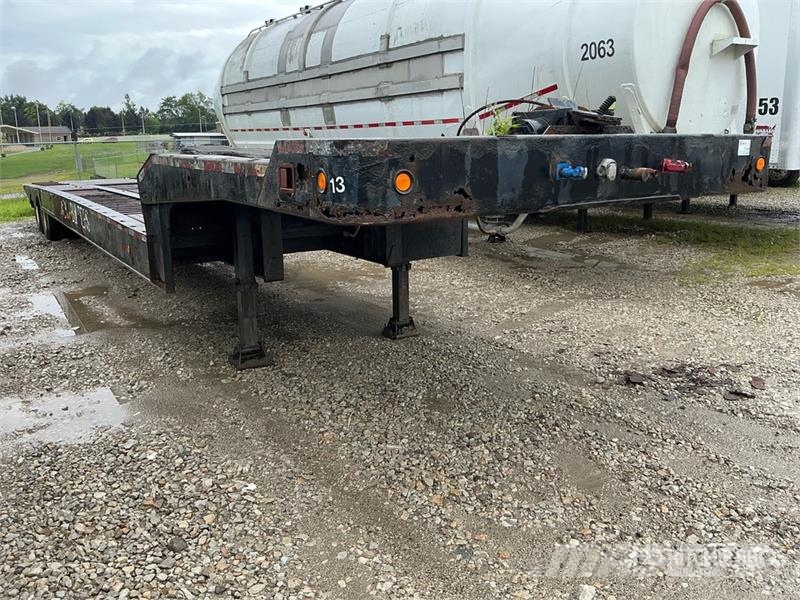 Landoll 900 42 ft T/A Sliding Axle Trailer Низькорамні причепи