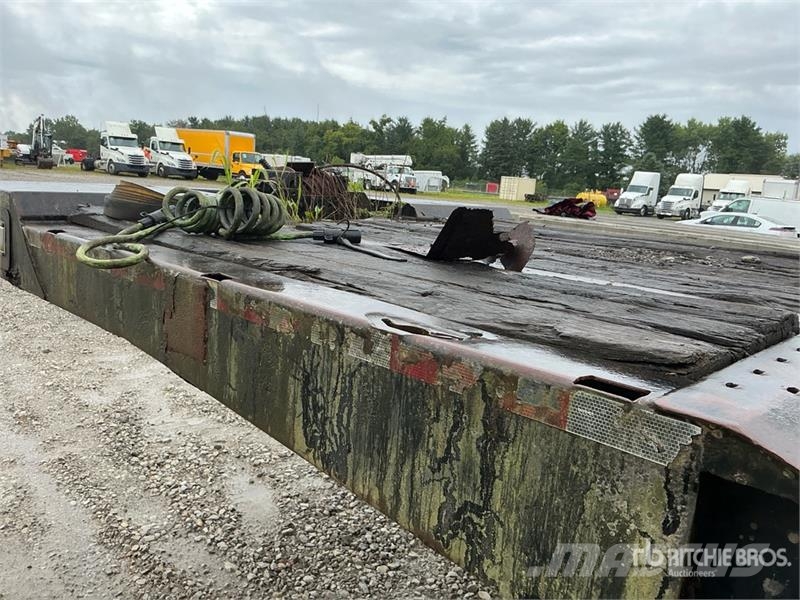 Landoll 900 42 ft T/A Sliding Axle Trailer Низькорамні причепи