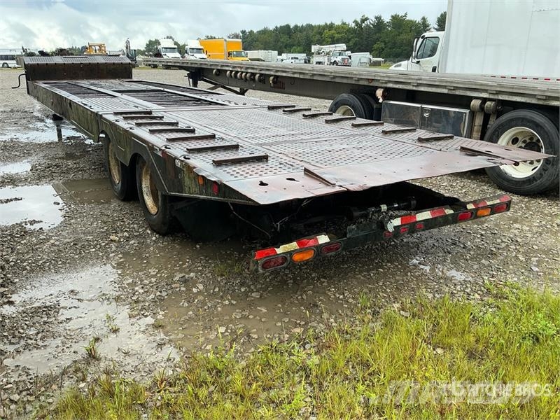Landoll 900 42 ft T/A Sliding Axle Trailer Низькорамні причепи