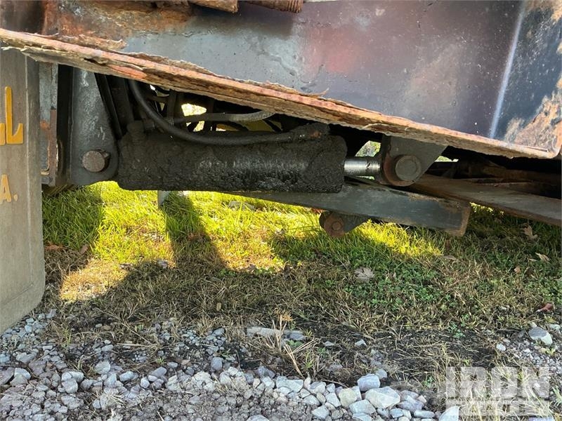 Ledwell 48 ft T/A Hydraulic Tail Trailer 低架裝載車