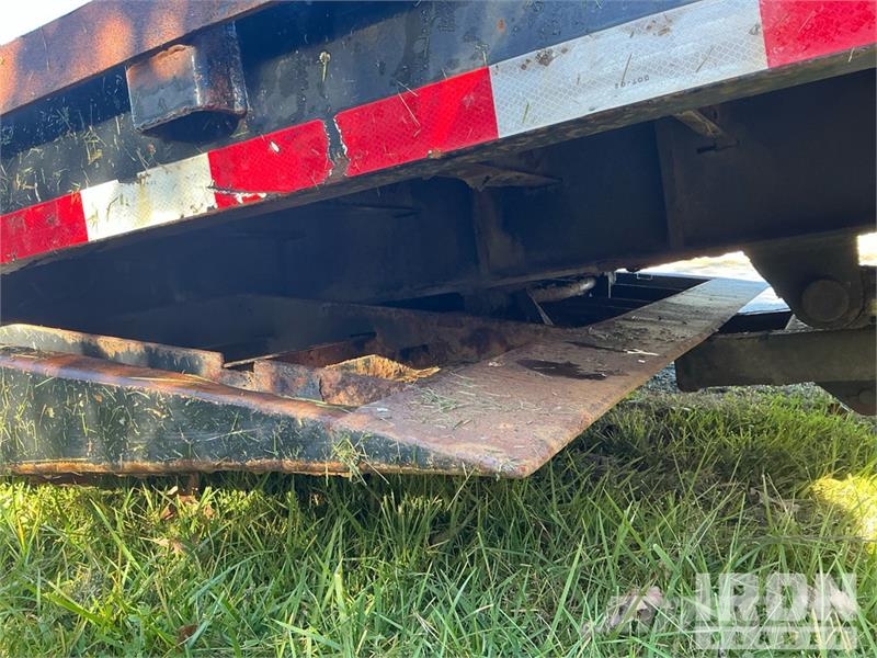 Ledwell 48 ft T/A Hydraulic Tail Trailer 低架裝載車