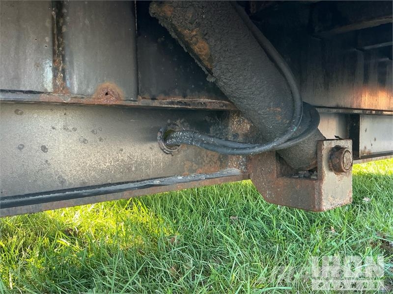 Ledwell 48 ft T/A Hydraulic Tail Trailer 低架裝載車