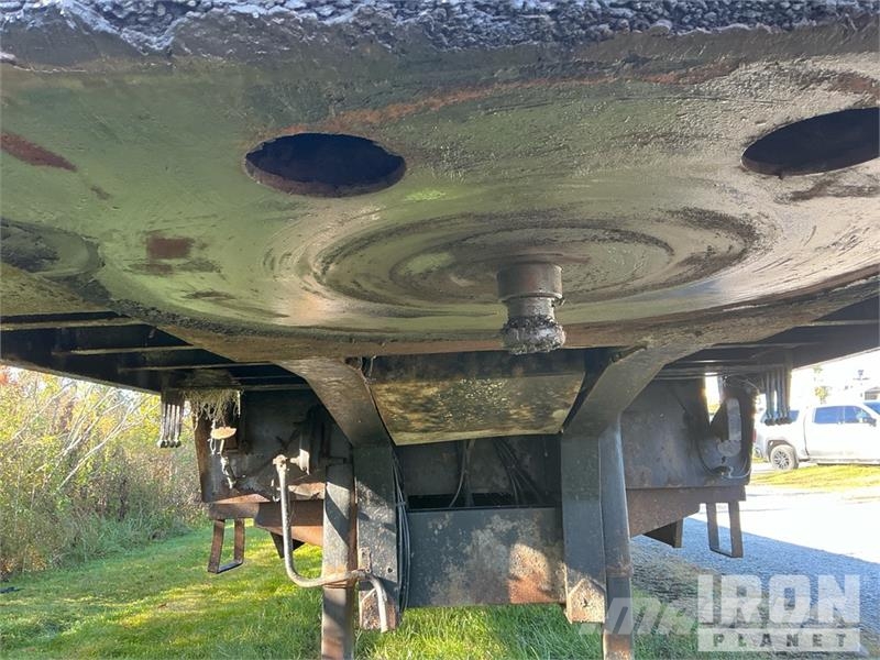 Ledwell 48 ft T/A Hydraulic Tail Trailer 低架裝載車