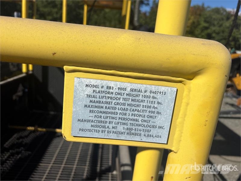 Lifting Technologies RB3-900S 96 in 900 lb Personn 垂直升降工作台