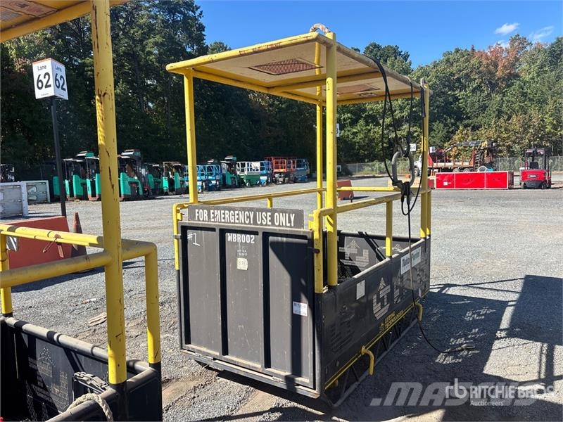 Lifting Technologies RB3-900S 96 in 900 lb Personn 垂直升降工作台