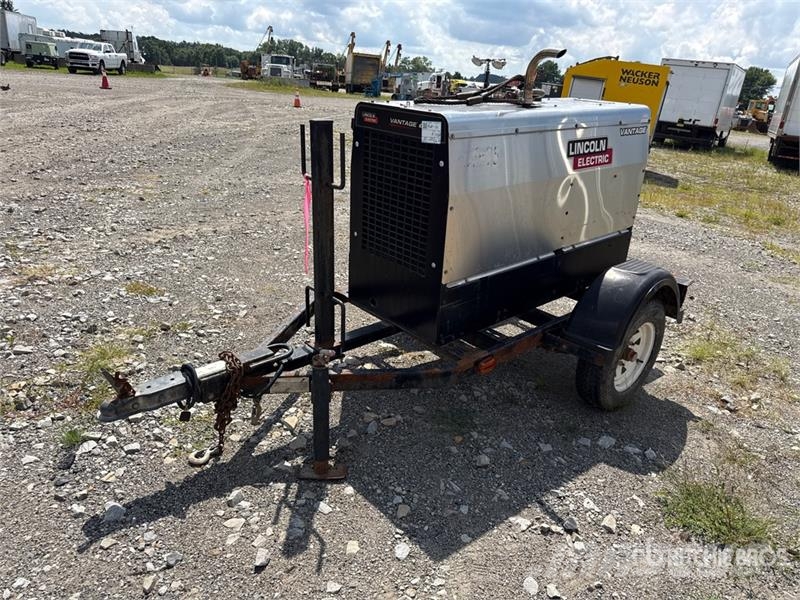Lincoln K2711-2 46 A Mobile Multi-Process Engine Driven We Welding Equipment