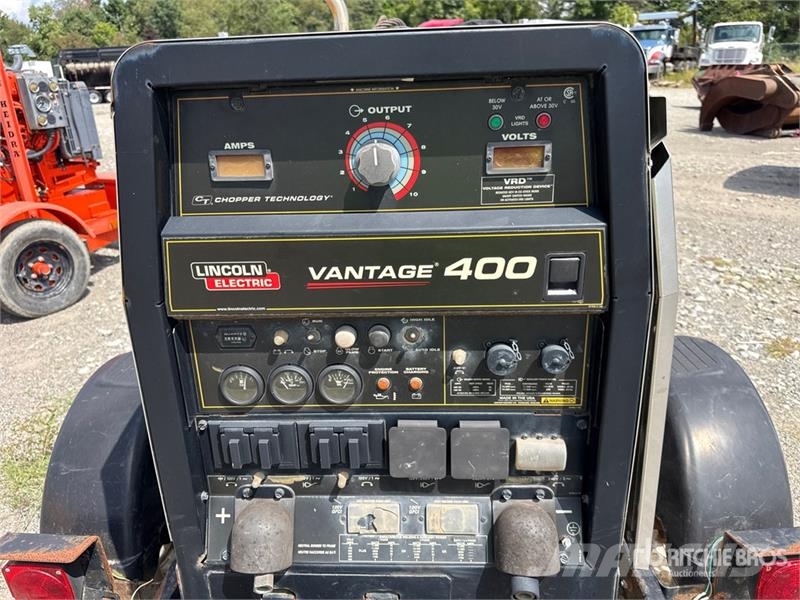 Lincoln K2711-2 46 A Mobile Multi-Process Engine Driven We Welding Equipment