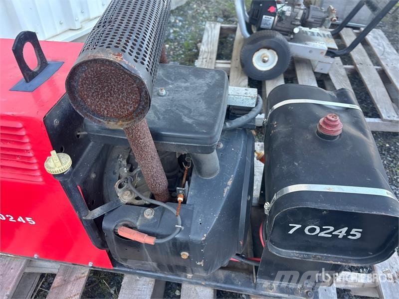 Lincoln WP225G7 225 A Skid-Mounted Multi-Process Engine Dr ماكينات لحام