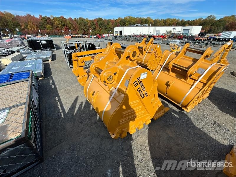  LYALS ALS EB320 46 in Digging Excavator Bucket (Un Cucharones