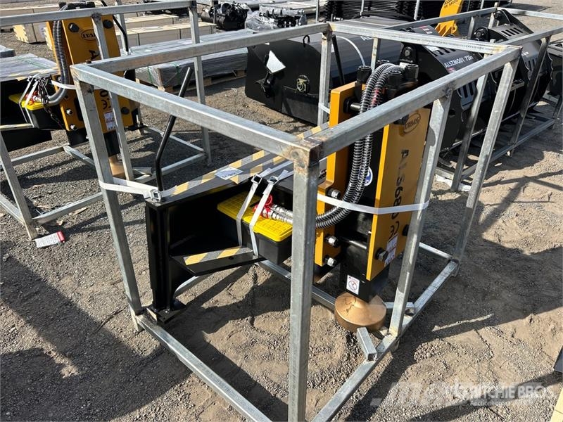  LYALS ALS680 48 in Skid Steer Post Driver (Unused) Attrezzature per recinzioni