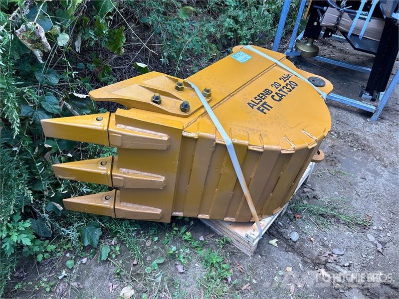 LYALS ALSENB320 27 in Digging Excavator Bucket - F Baldes