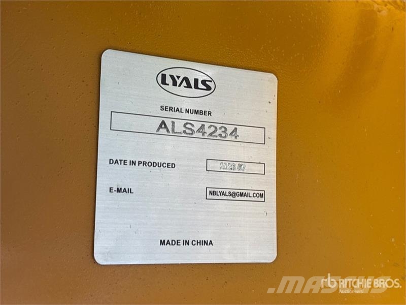 LYALS ALSENB320 27 in Digging Excavator Bucket - F Baldes