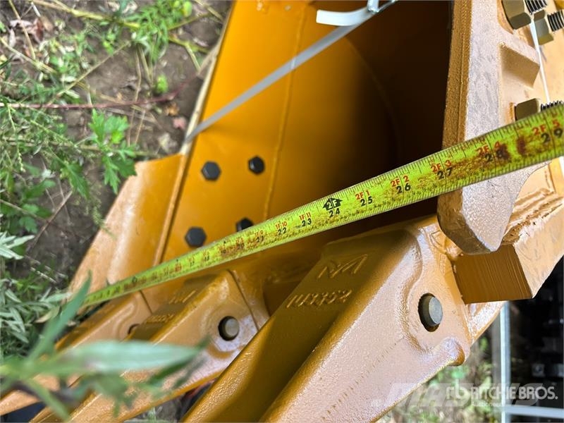 LYALS ALSENB320 27 in Digging Excavator Bucket - F Baldes