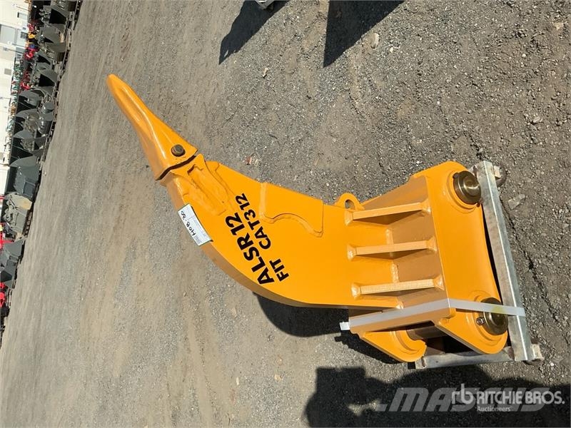 LYALS ALSER13 24 in Excavator Ripper - Fits Cat 31 Escarificadores