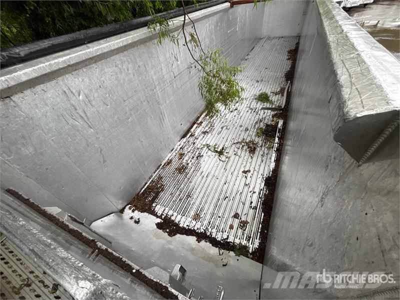 MAC 48 ft Tri/A Live Bottom Trailer Schuifvloeropleggers