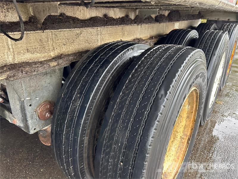 MAC 48 ft Tri/A Live Bottom Trailer Schuifvloeropleggers