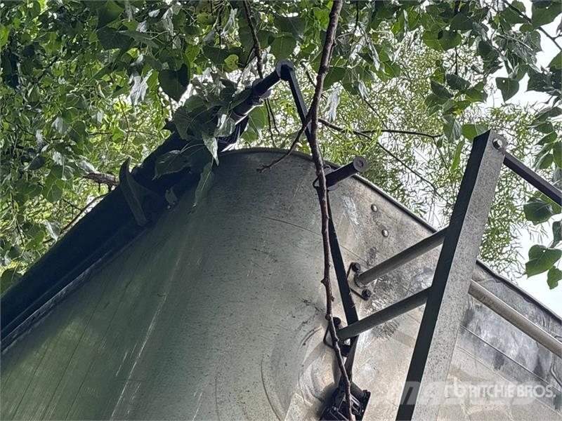 MAC 48 ft Tri/A Live Bottom Trailer Schuifvloeropleggers