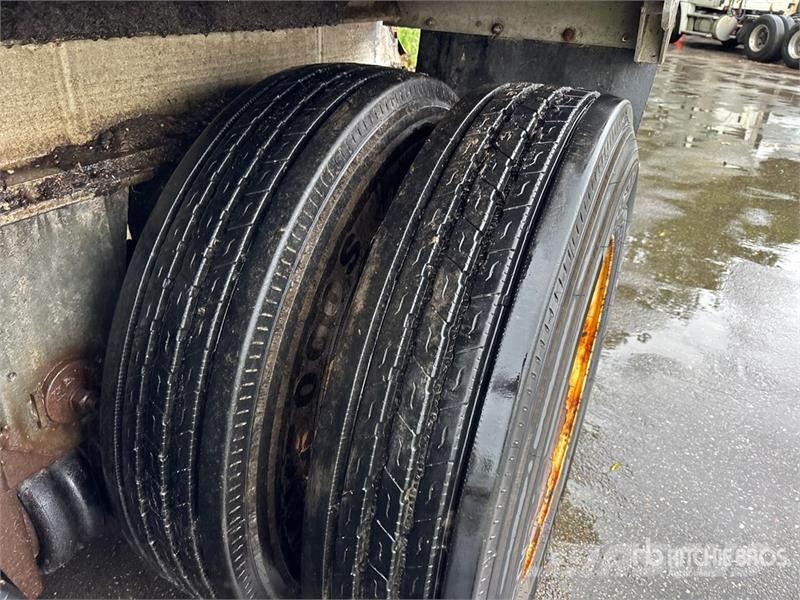 MAC 48 ft Tri/A Live Bottom Trailer Schuifvloeropleggers