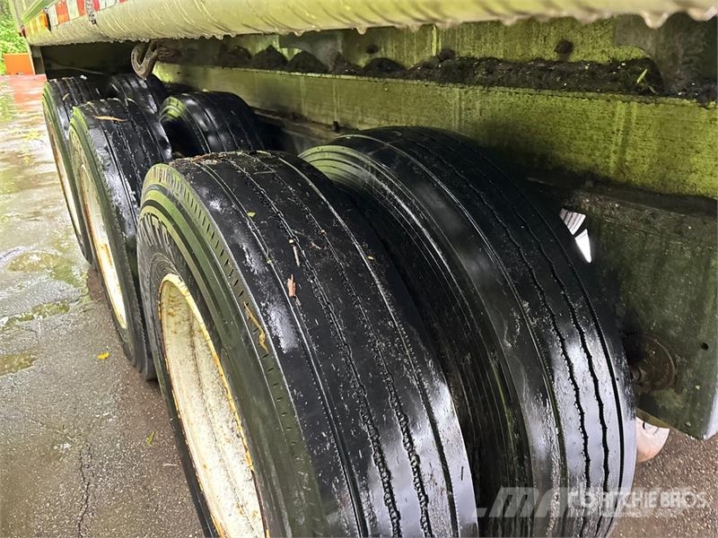 MAC 48 ft Tri/A Live Bottom Trailer Schuifvloeropleggers