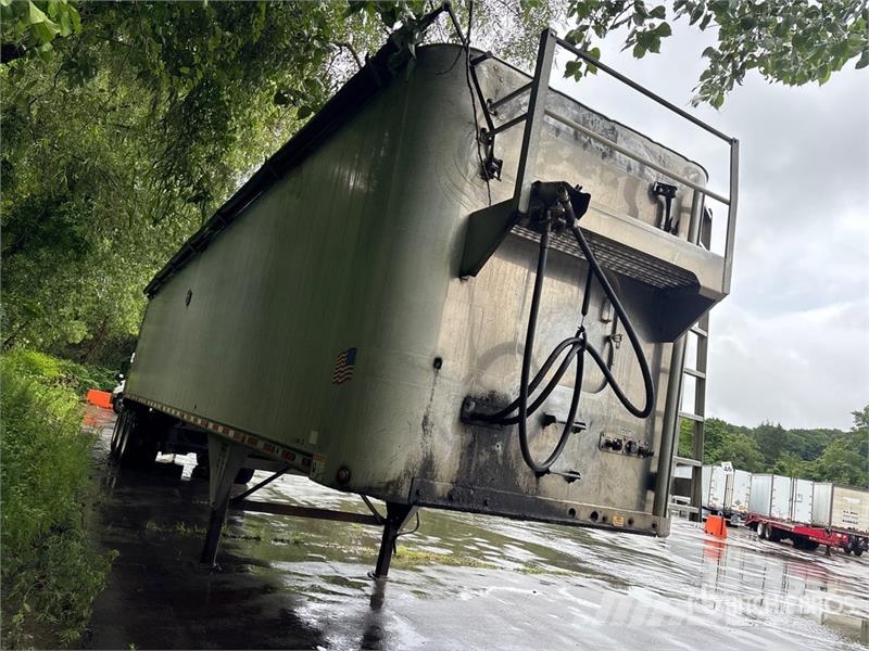 MAC 48 ft Tri/A Live Bottom Trailer Schuifvloeropleggers