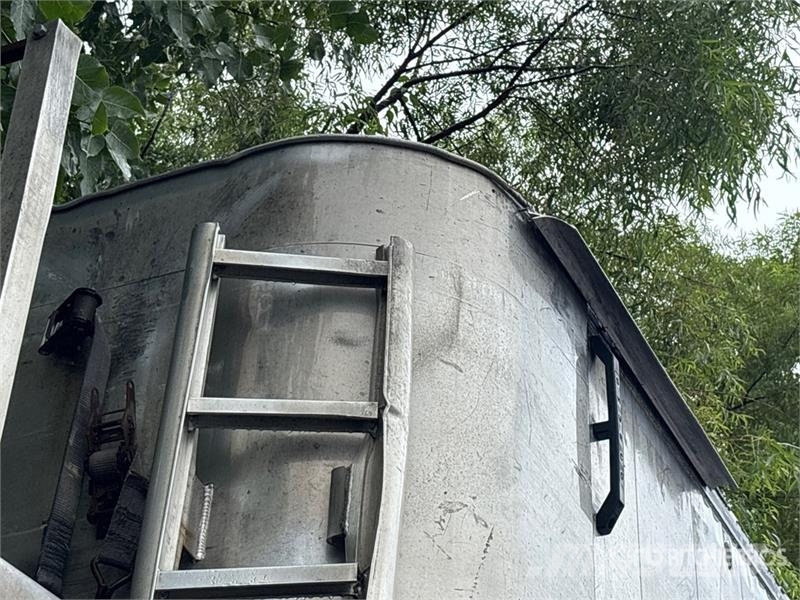 MAC 48 ft Tri/A Live Bottom Trailer Schuifvloeropleggers