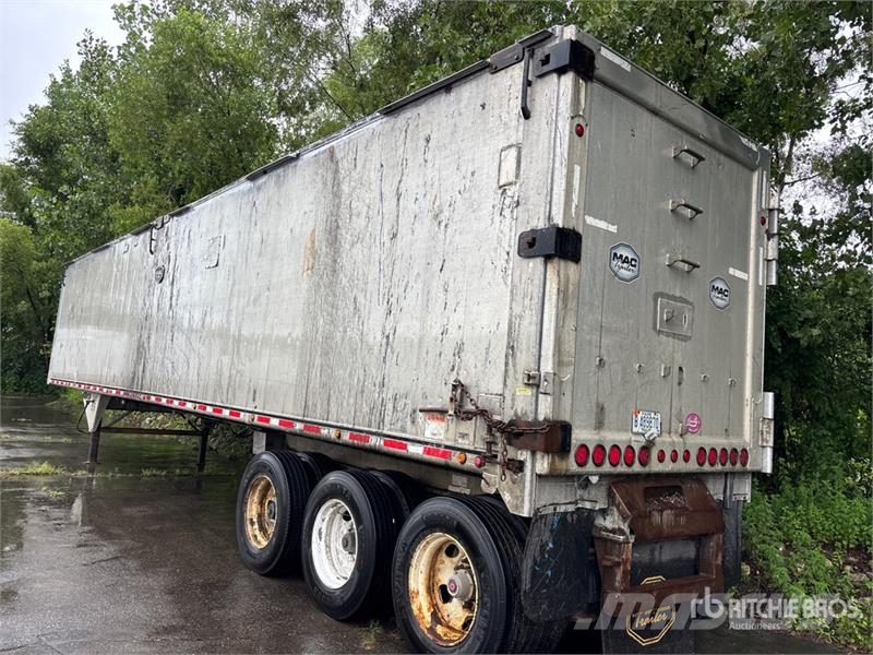 MAC 48 ft Tri/A Live Bottom Trailer Schuifvloeropleggers