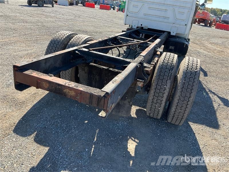 Mack CS300P 4x2 Cab and Chassis 캐빈 및 인테리어