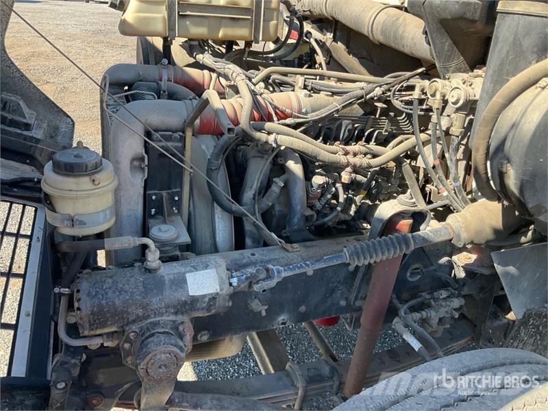 Mack CS300P 4x2 Cab and Chassis 캐빈 및 인테리어