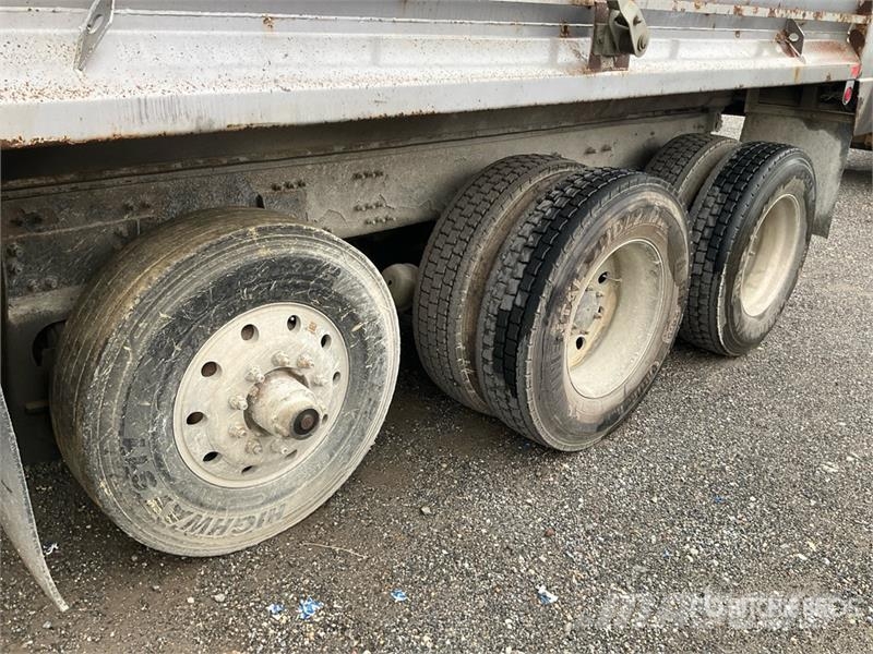 Mack CTP713 Granite 8x4 Tri/A Dump Truck Tipper trucks