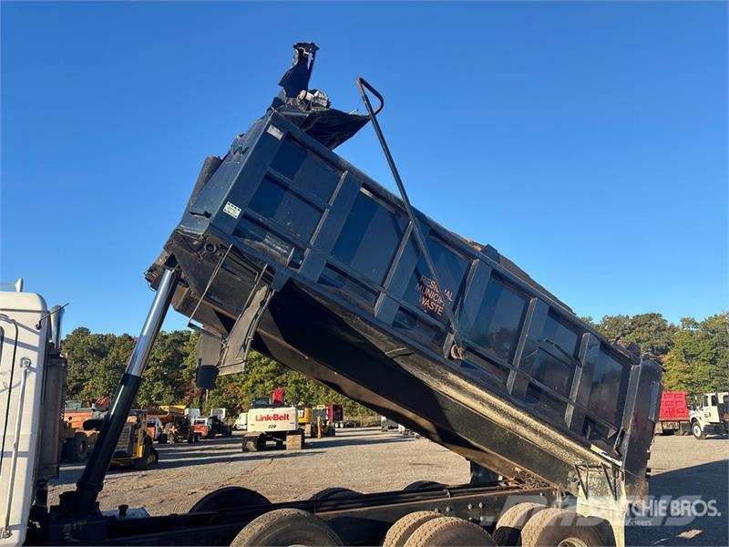 Mack CV713 Granite Грузовики-Самосвалы