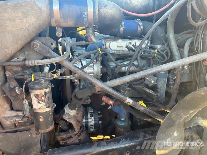 Mack CV713 Granite Грузовики-Самосвалы