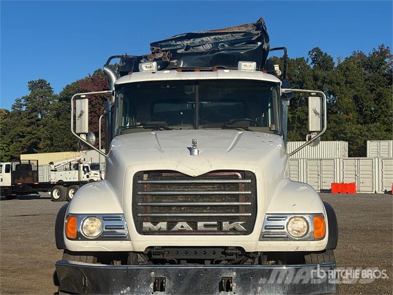 Mack CV713 Granite Грузовики-Самосвалы