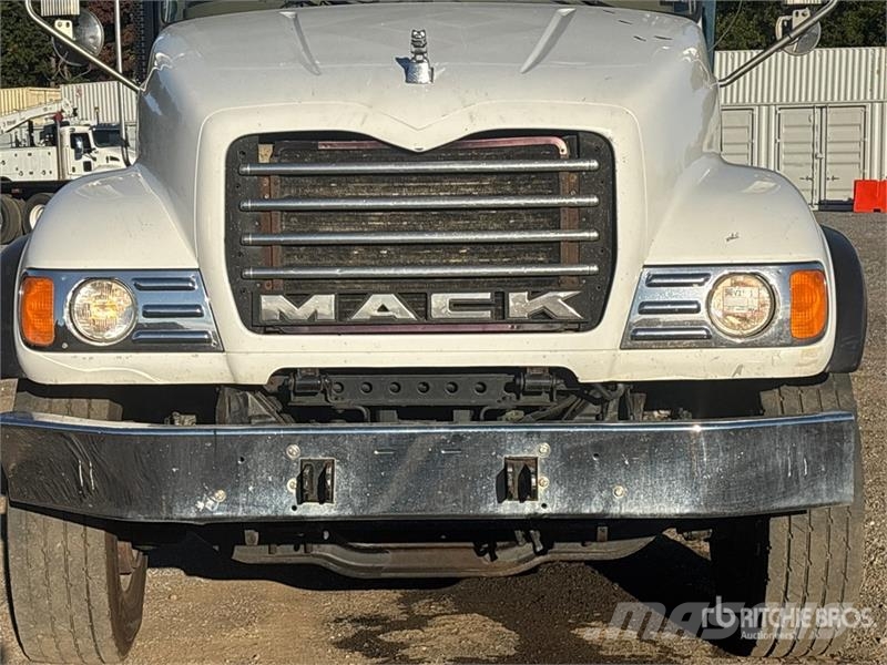 Mack CV713 Granite Грузовики-Самосвалы