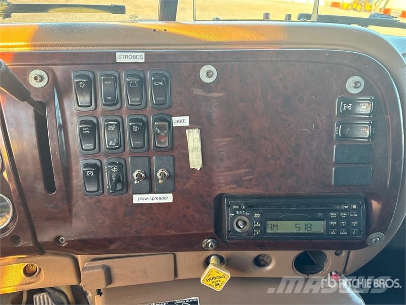 Mack CV713 Granite Грузовики-Самосвалы